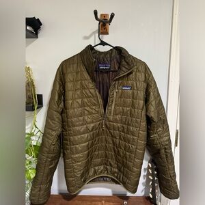 Patagonia Nano puff quarter zip pull over - Small.
